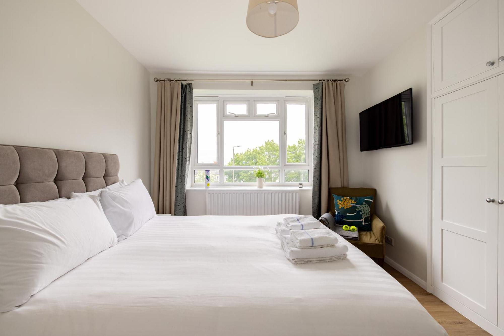 Apartamento Penthousestays Wimbledon - Chic 2 Bedroom King Bed With Balcony - 2 Mins From Wimbledon Tennis Club And Museum - Aeltc *
