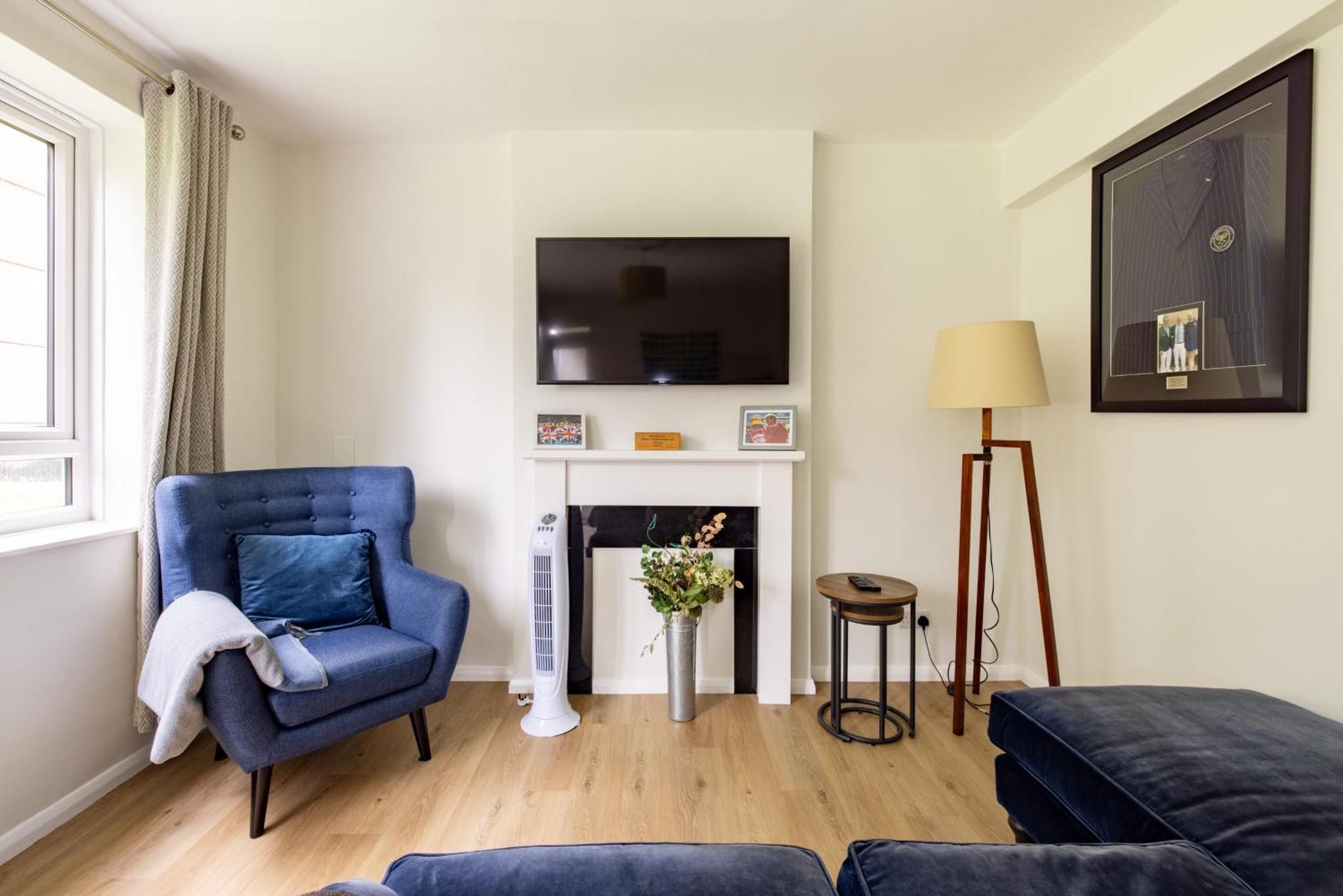 Penthousestays Wimbledon - Chic 2 Bedroom King Bed With Balcony - 2 Mins From Wimbledon Tennis Club And Museum - Aeltc Apartamento